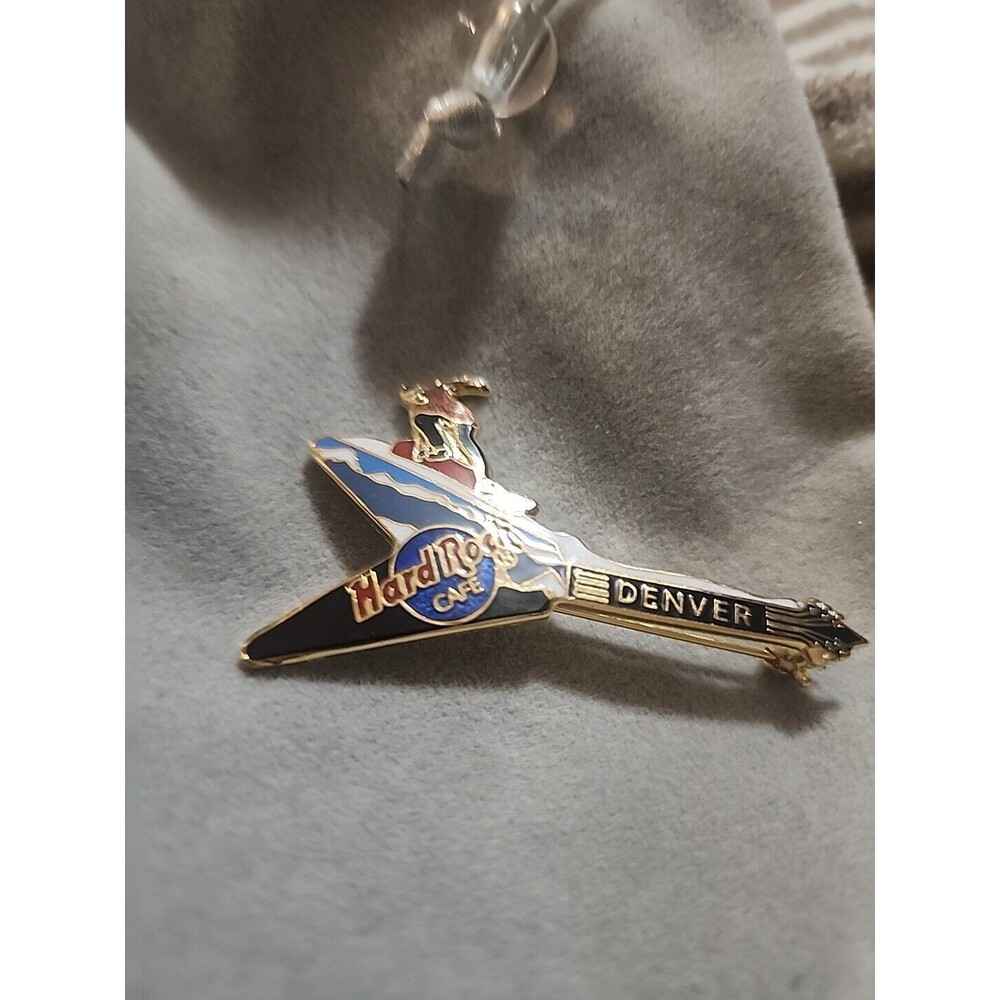 Hard Rock Cafe Denver Colorado Guitar Pin (103) Snowboarder